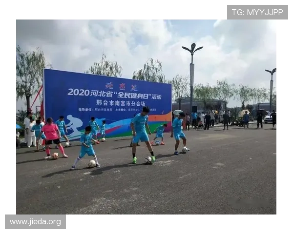 南宫体育网站的特色功能与用户互动方式详解提升平台活跃度